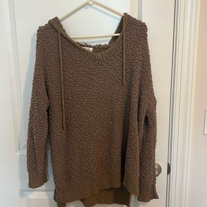 Comfy olive green sweatshirt with hood